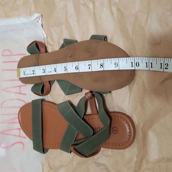 💥3 for $10💥 Sandal Up Khaki Green Sandal Flats - Picture 12 of 15